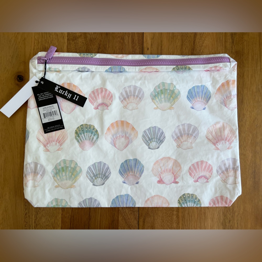 NWT ALOHA Collection Max Pouch - ocean paper shells - sold out!